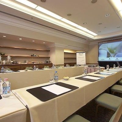 Millennium Court, - Marriott Executive 4* בודפשט